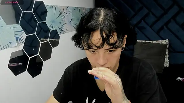 Snapshot of Kiara_Fox__ chatting on 01.13.26 Kiara Fox online show from 01.13.26