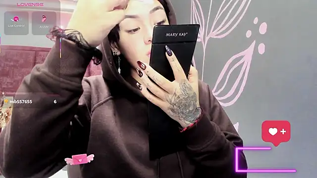 Kiara Fox   online show from 02.14.26