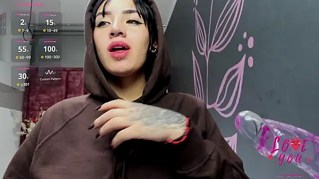 Kiara Fox   online show from 02.15.26