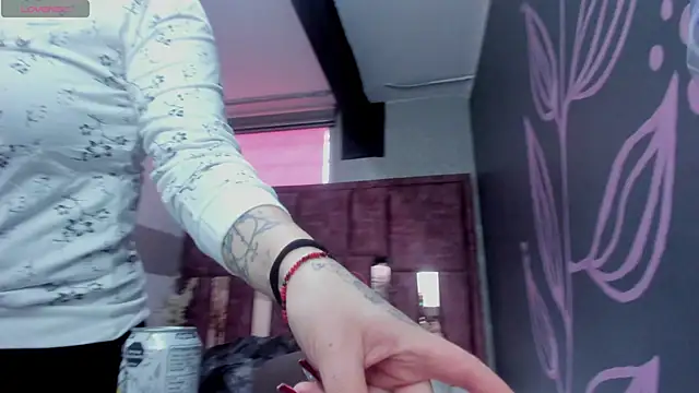 Kiara Fox   online show from 04.11.26