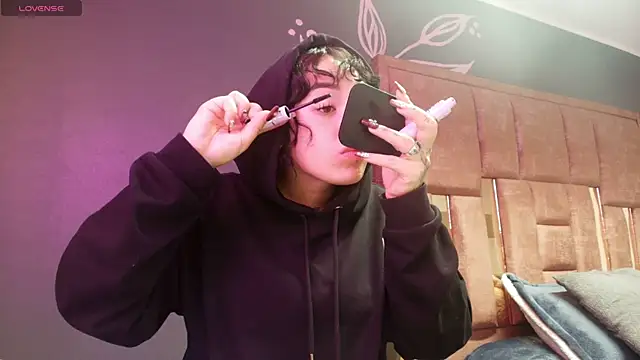Kiara Fox   online show from 05.12.26