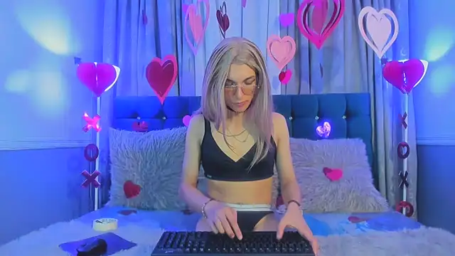 Lis Pearson online show from 02.04.26