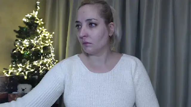 Snapshot of sweetpussy chatting on 12.26.24 sweetpussy online show from 12.26.24
