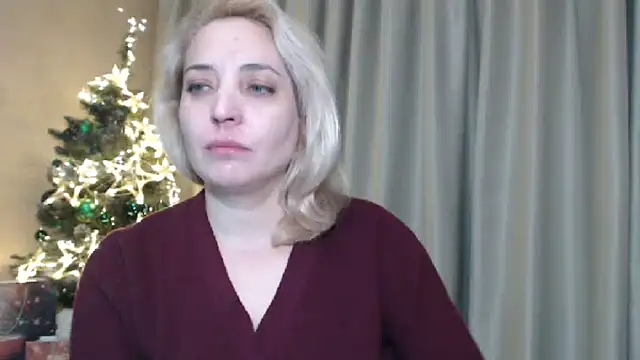 Snapshot of sweetpussy chatting on 12.28.24 sweetpussy online show from 12.28.24