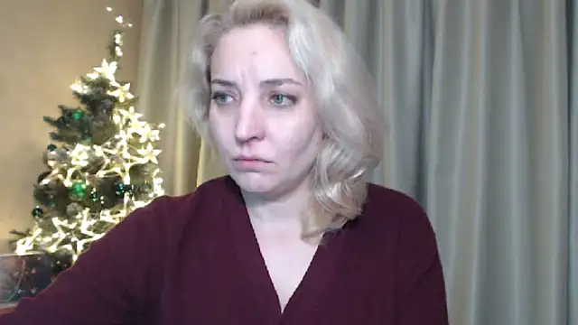 Snapshot of sweetpussy chatting on 12.28.24 sweetpussy online show from 12.28.24