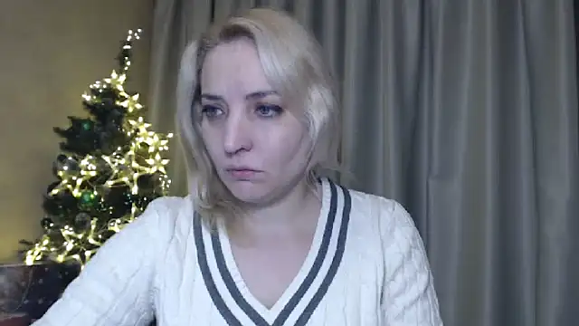 Snapshot of sweetpussy chatting on 12.30.24 sweetpussy online show from 12.30.24