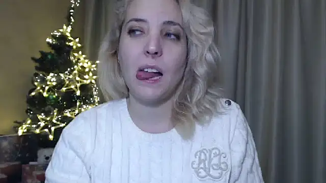 Snapshot of sweetpussy chatting on 01.01.25 sweetpussy online show from 01.01.25