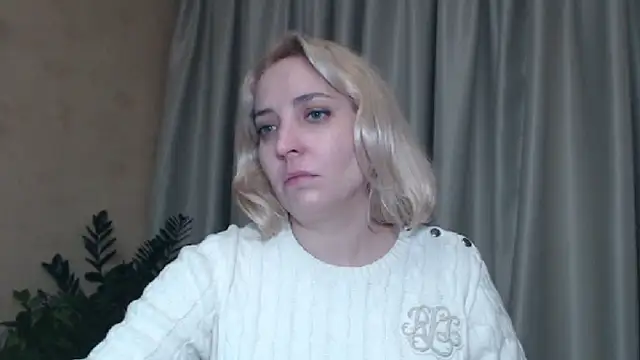 Snapshot of sweetpussy chatting on 01.09.25 sweetpussy online show from 01.09.25