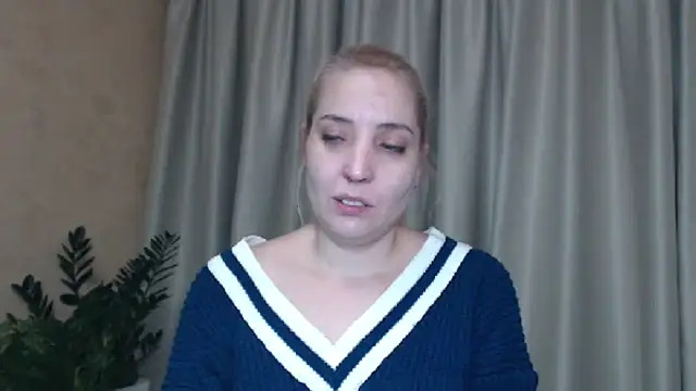 Snapshot of sweetpussy chatting on 01.12.25 sweetpussy online show from 01.12.25