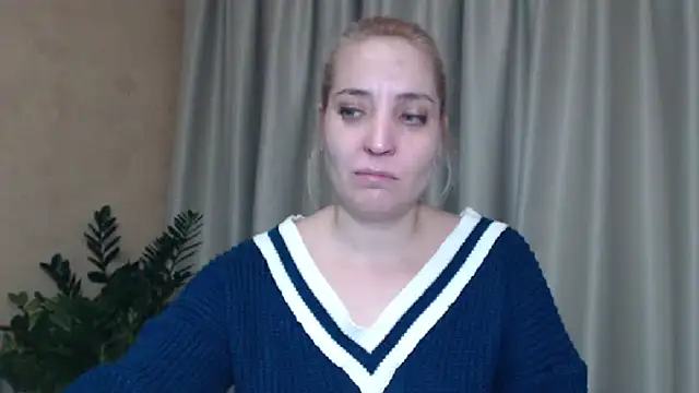 Snapshot of sweetpussy chatting on 01.12.25 sweetpussy online show from 01.12.25