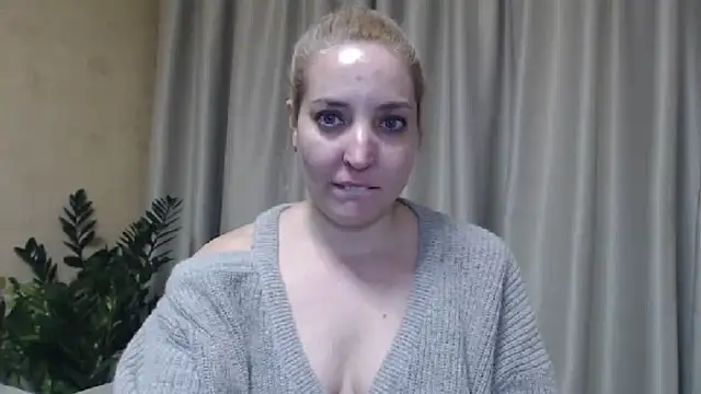 Snapshot of sweetpussy chatting on 01.18.25 sweetpussy online show from 01.18.25