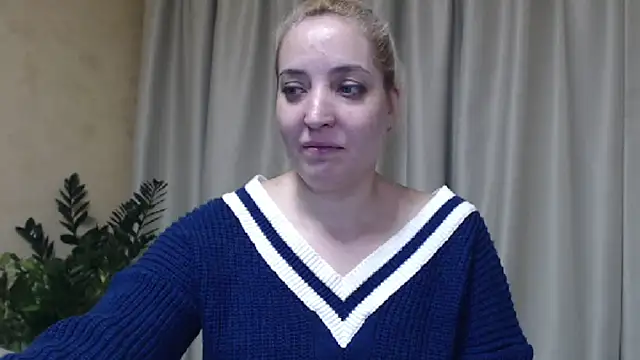 Snapshot of sweetpussy chatting on 01.24.25 sweetpussy online show from 01.24.25