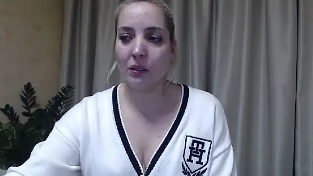 Snapshot of sweetpussy chatting on 01.29.25 sweetpussy online show from 01.29.25