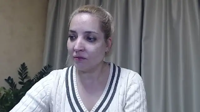 Snapshot of sweetpussy chatting on 02.01.25 sweetpussy online show from 02.01.25