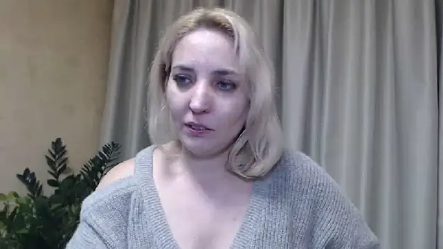 Snapshot of sweetpussy chatting on 02.02.25 sweetpussy online show from 02.02.25