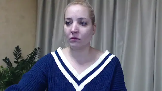 Snapshot of sweetpussy chatting on 02.07.25 sweetpussy online show from 02.07.25