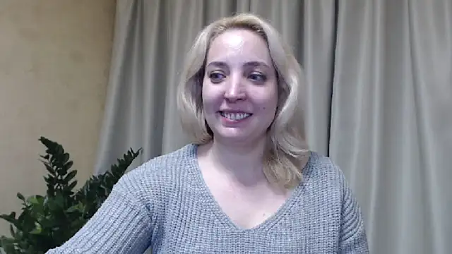 Snapshot of sweetpussy chatting on 02.20.25 sweetpussy online show from 02.20.25