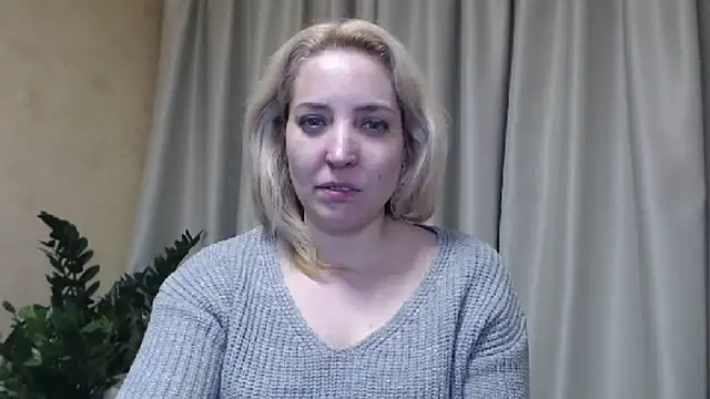 Snapshot of sweetpussy chatting on 02.20.25 sweetpussy online show from 02.20.25
