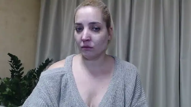 Snapshot of sweetpussy chatting on 02.22.25 sweetpussy online show from 02.22.25