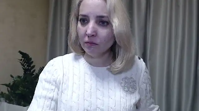 Snapshot of sweetpussy chatting on 02.25.25 sweetpussy online show from 02.25.25
