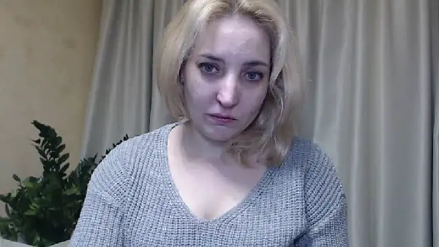 Snapshot of sweetpussy chatting on 02.28.25 sweetpussy online show from 02.28.25