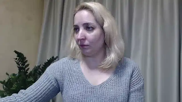 Snapshot of sweetpussy chatting on 02.28.25 sweetpussy online show from 02.28.25