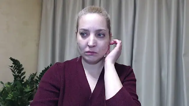 Snapshot of sweetpussy chatting on 03.04.25 sweetpussy online show from 03.04.25