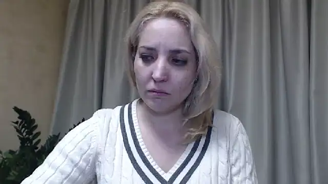 Snapshot of sweetpussy chatting on 03.07.25 sweetpussy online show from 03.07.25