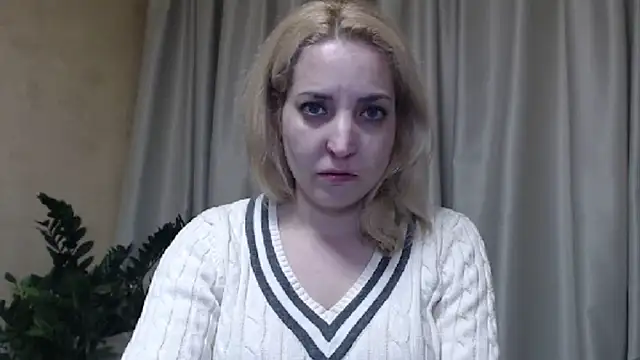 Snapshot of sweetpussy chatting on 03.13.25 sweetpussy online show from 03.13.25