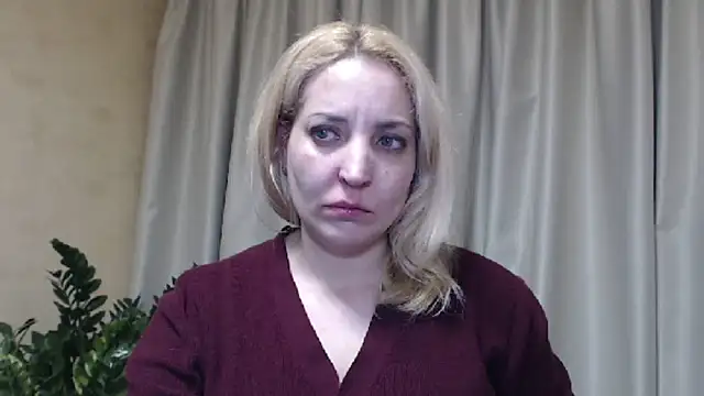 Snapshot of sweetpussy chatting on 03.21.25 sweetpussy online show from 03.21.25