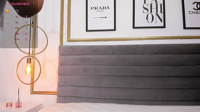 Snapshot of Ririblonde1 chatting on 12.15.25 Ririblonde1 online show from 12.15.25