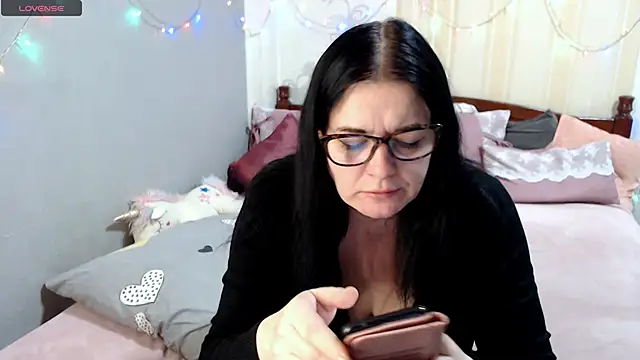 SashaBond online show from 12.15.25