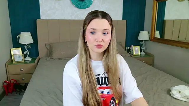 Snapshot of Lina_Sinerz chatting on 02.14.26 Lina Sinerz online show from 02.14.26