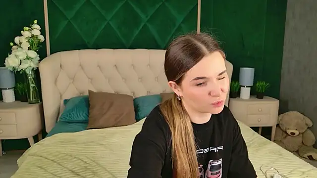 Lina Sinerz online show from 03.24.26