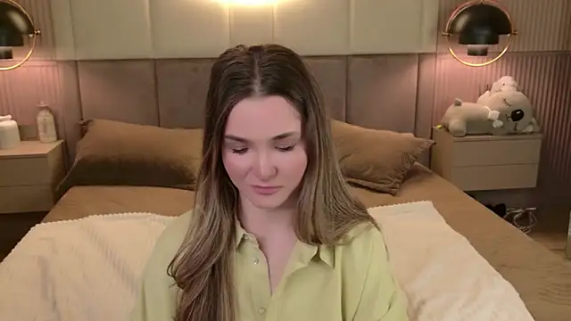 Lina Sinerz online show from 04.15.26