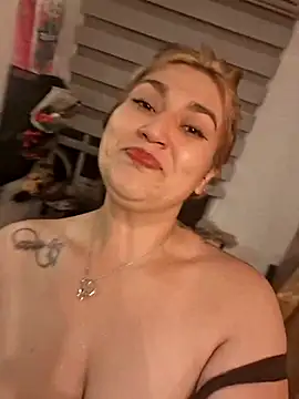 Magenta Moon online show from 01.13.26