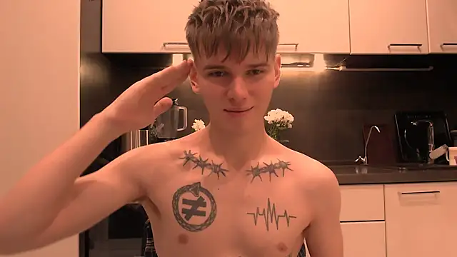 Snapshot of Fredd_Xanders chatting on 12.05.25 Fredd Xanders online show from 12.05.25