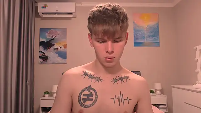 Snapshot of Fredd_Xanders chatting on 12.16.25 Fredd Xanders online show from 12.16.25