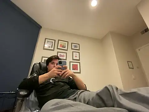 phantom898983 online show from 12.18.25