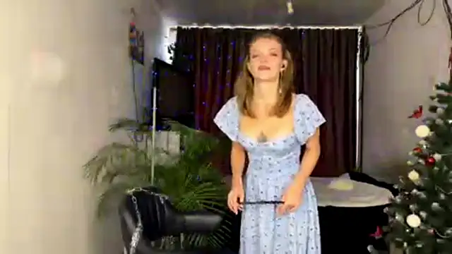 Miss Monroe online show from 12.20.25