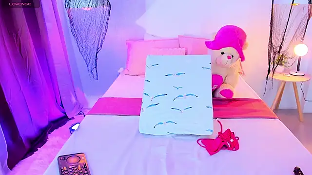  Xynara owo online show from 12.16.25