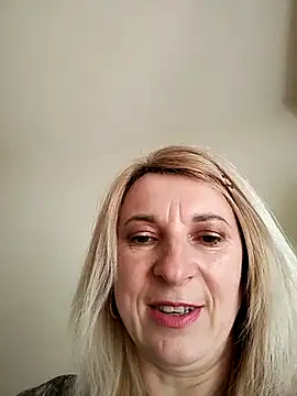 AhlyssaLove1155 online show from 04.10.26