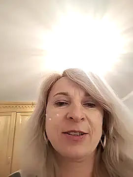 AhlyssaLove1155 online show from 04.16.26