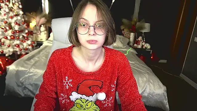 Snapshot of CharlyWines chatting on 12.15.25 CharlyWines online show from 12.15.25