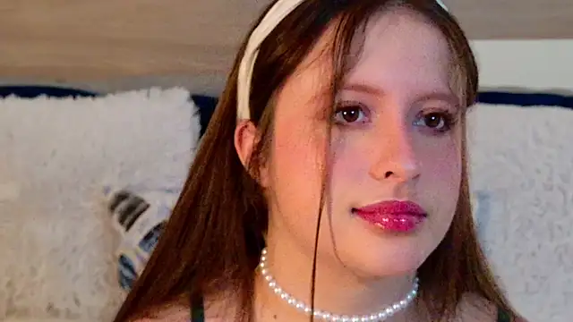 BellaFlecher online show from 12.17.25