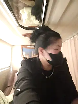 Snapshot of lilly_dang chatting on 12.23.25 lilly dang online show from 12.23.25