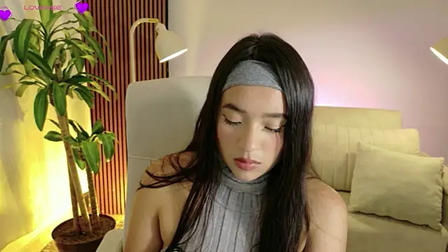 IAM  ZARA online show from 04.06.26