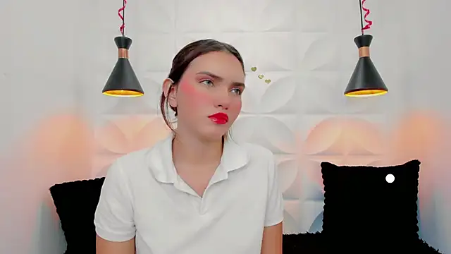 Snapshot of valeriecute18 chatting on 02.17.26 valeriecute18 online show from 02.17.26