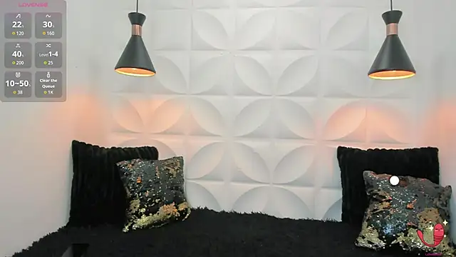 Snapshot of valeriecute18 chatting on 02.24.26 valeriecute18 online show from 02.24.26