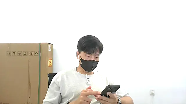 Snapshot of kimze7 chatting on 07.17.26 kimze7 online show from 07.17.26